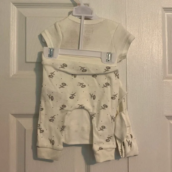 Rae Dunn Matching Set - Picture 2 of 2